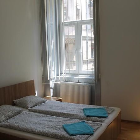 Capital Guesthouse Budapest Extérieur photo