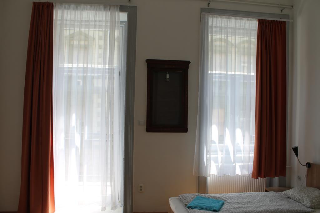 Capital Guesthouse Budapest Extérieur photo