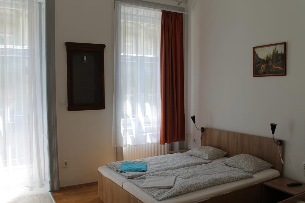 Capital Guesthouse Budapest Extérieur photo