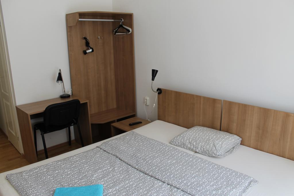 Capital Guesthouse Budapest Extérieur photo