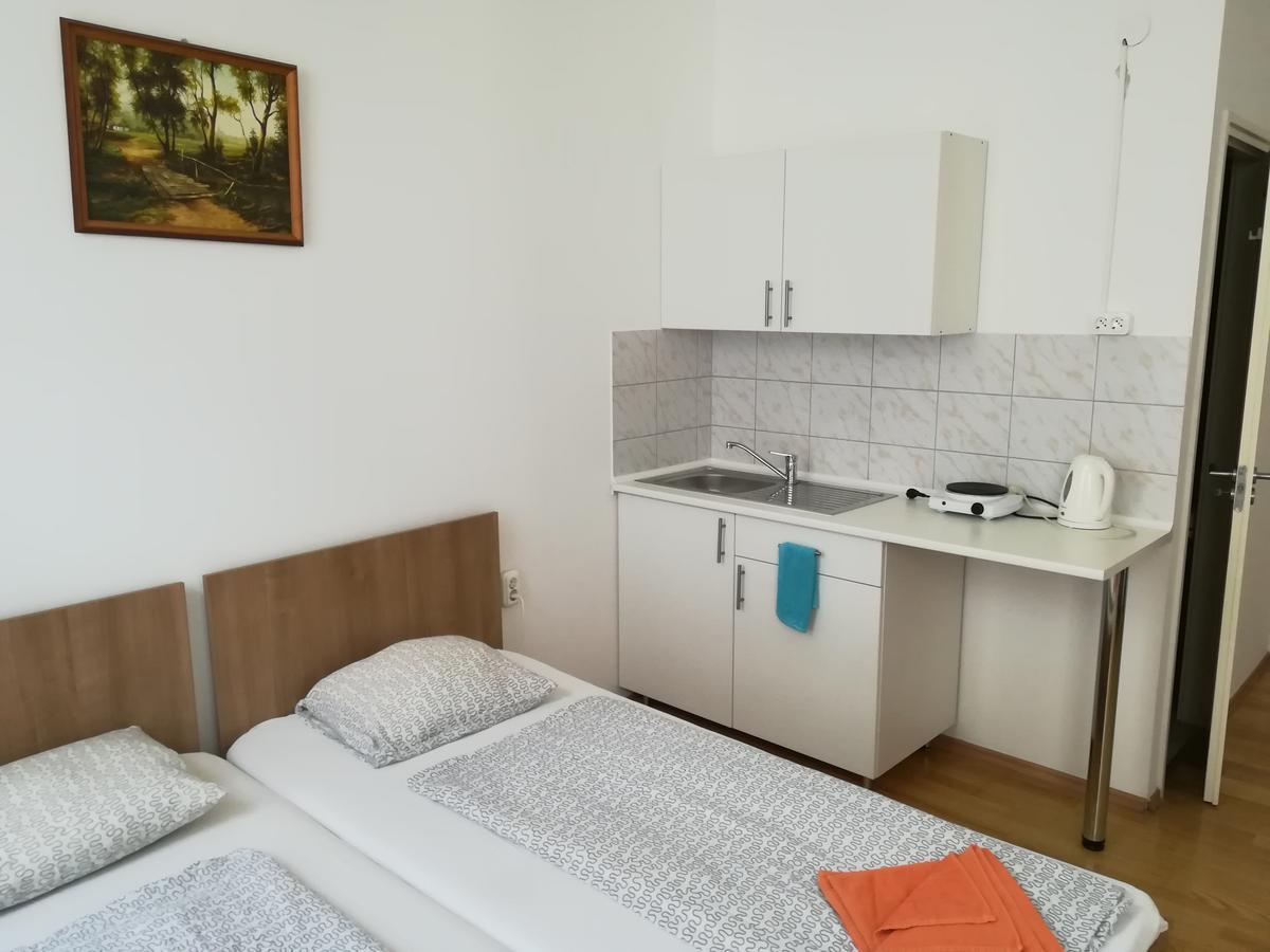 Capital Guesthouse Budapest Extérieur photo
